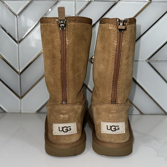 UGG Kids Boots back zipper size 1. Still in good condition. - Picture 5 of 13
